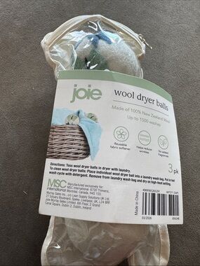 Wool dryer balls